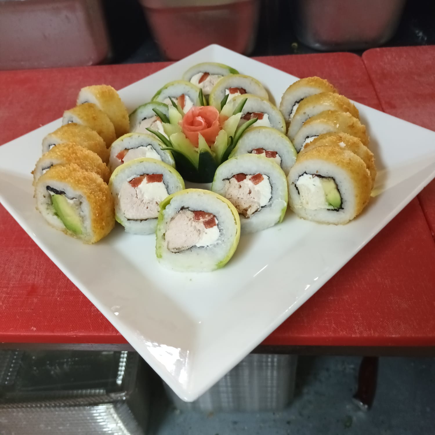 Hot Rolls Palta Salmón Queso Crema 3